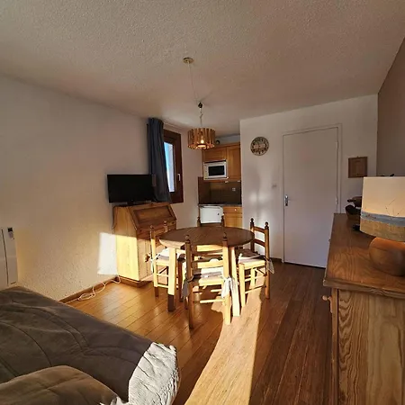 Apartment Plan Peisey: 2 Pieces 5 Pers, Acces Pistes, Animaux Admis - Fr-1-757-109